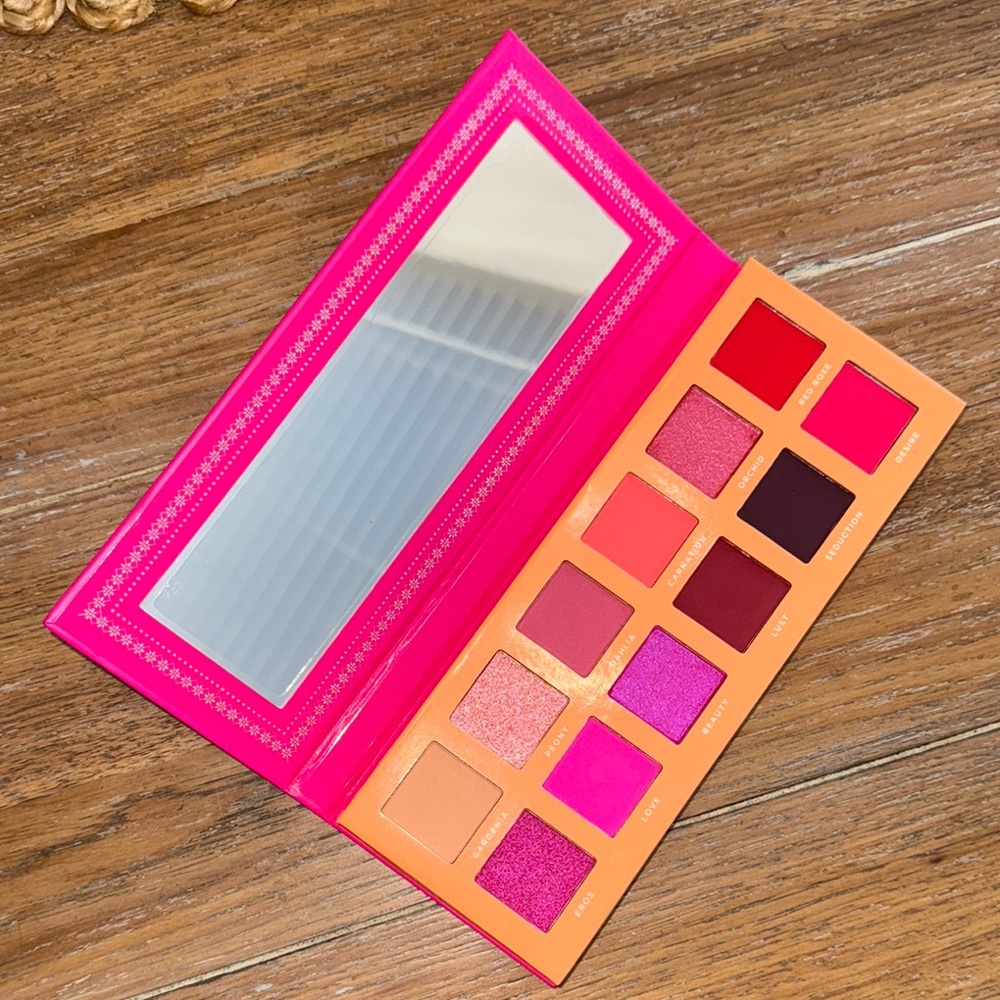 Ace Beauté Blossom Passion Palette